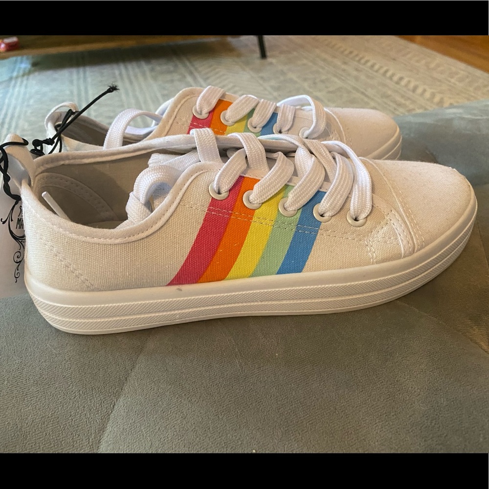 NWT Rainbow/pride sneakers Sz 7/8 - Picture 3 of 4
